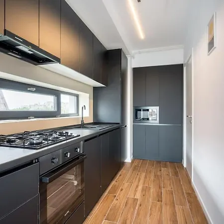 Bright & Modern Flat - Sleeps 4 * Bucharest