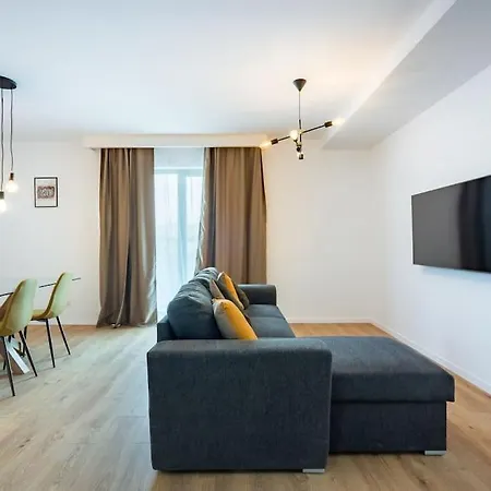 Bright & Modern Flat - Sleeps 4